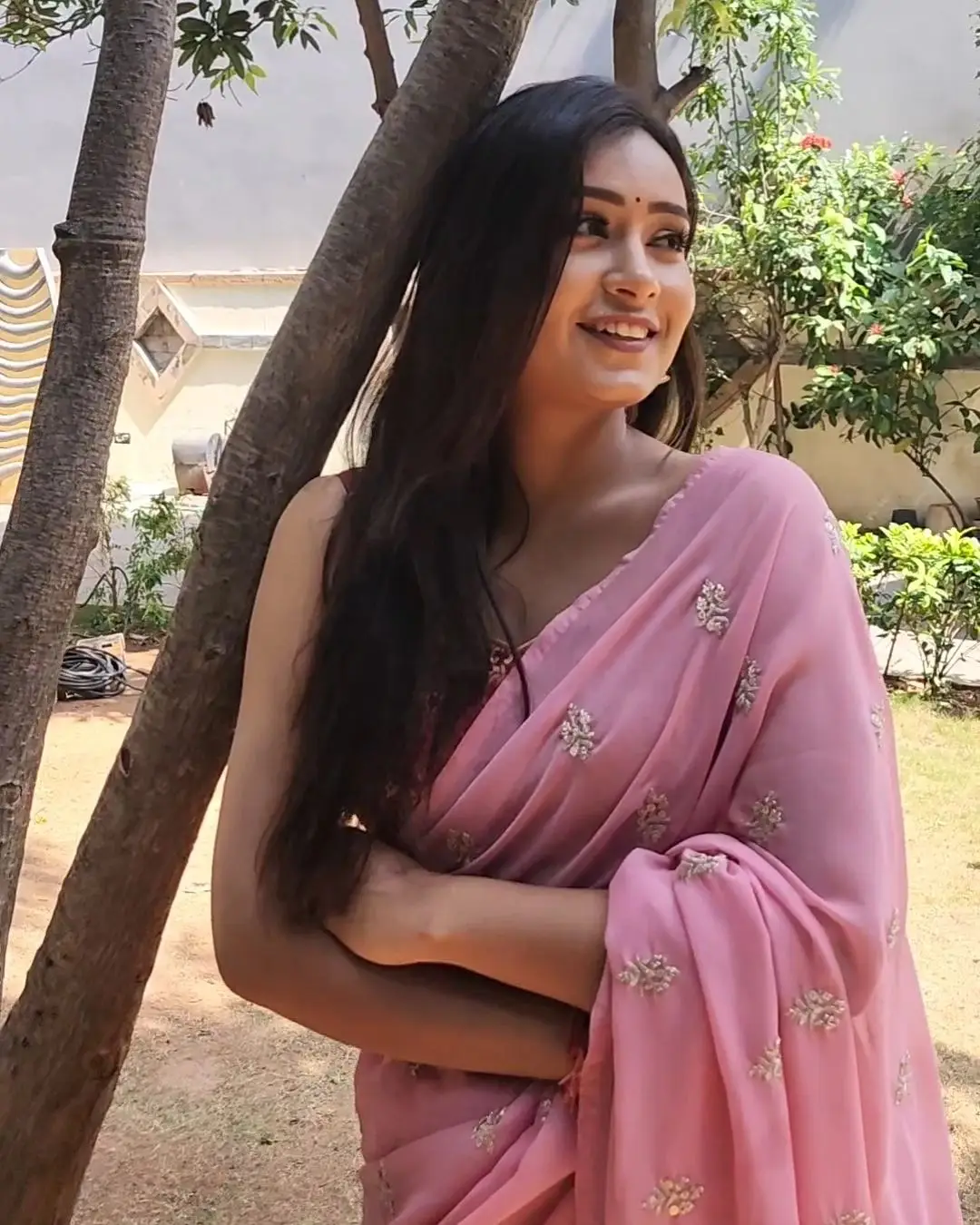 Telugu TV Actress Deepa Jagadeesh In Pink Saree Sleeveless Blouse